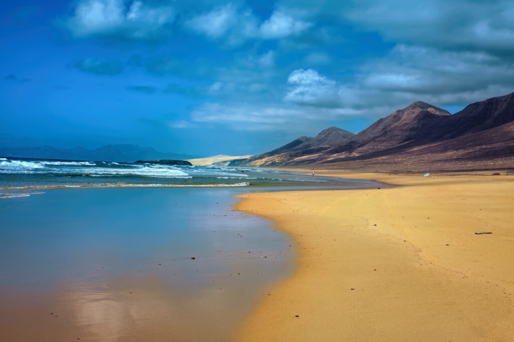 Blick auf den Playa de Cofete. Ein wunderschöner Strand auf Fuerteventura. 
